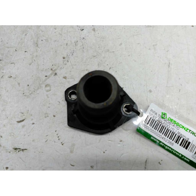 Recambio de pipa termostato para seat toledo (1l) magnus referencia OEM IAM 026121145L  