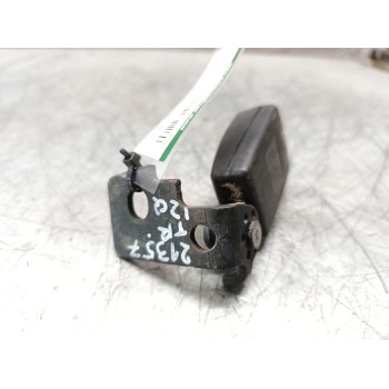 Recambio de enganche cinturon trasero izquierdo para opel corsa d ´´111 years´´ referencia OEM IAM   