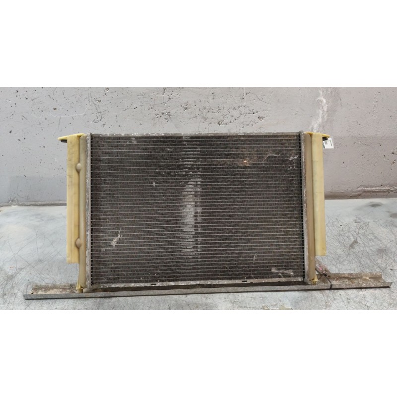 Recambio de radiador agua para fiat stilo (192) 1.9 jtd 115 referencia OEM IAM - Negro 2