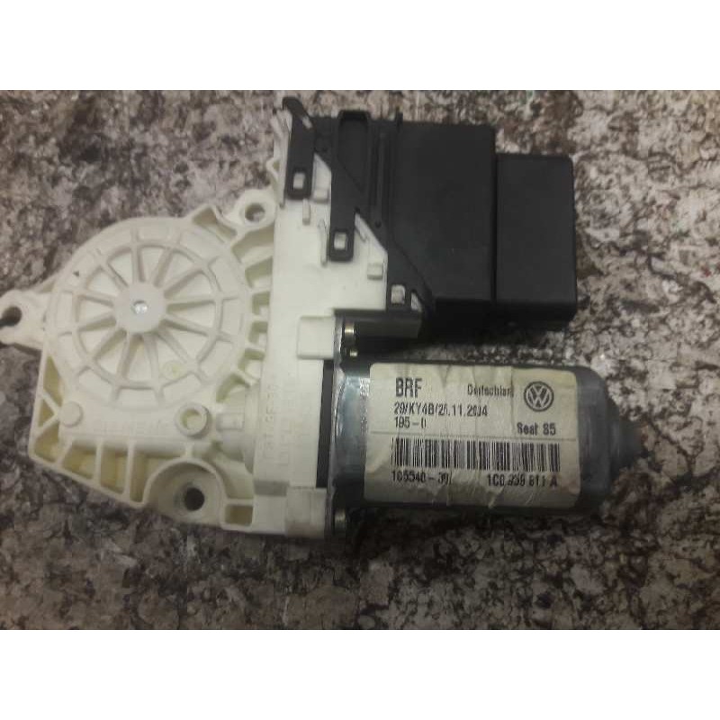 Recambio de motor elevalunas trasero izquierdo para seat leon (1m1) signo referencia OEM IAM 1C0959811A 105406301 05074280