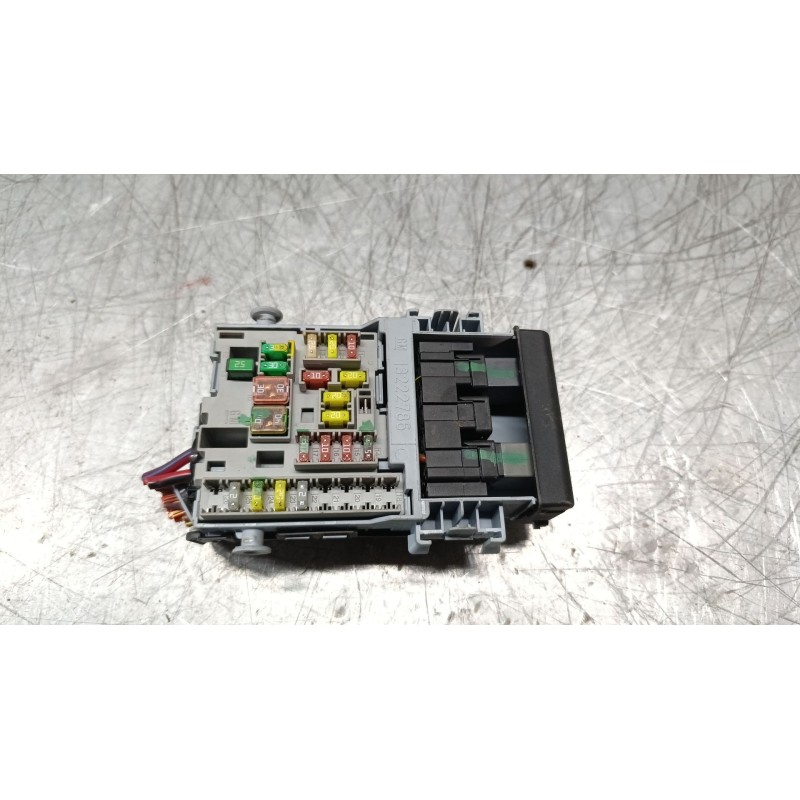 Recambio de caja reles / fusibles para opel insignia berlina expression referencia OEM IAM 13222786 - Gris 2