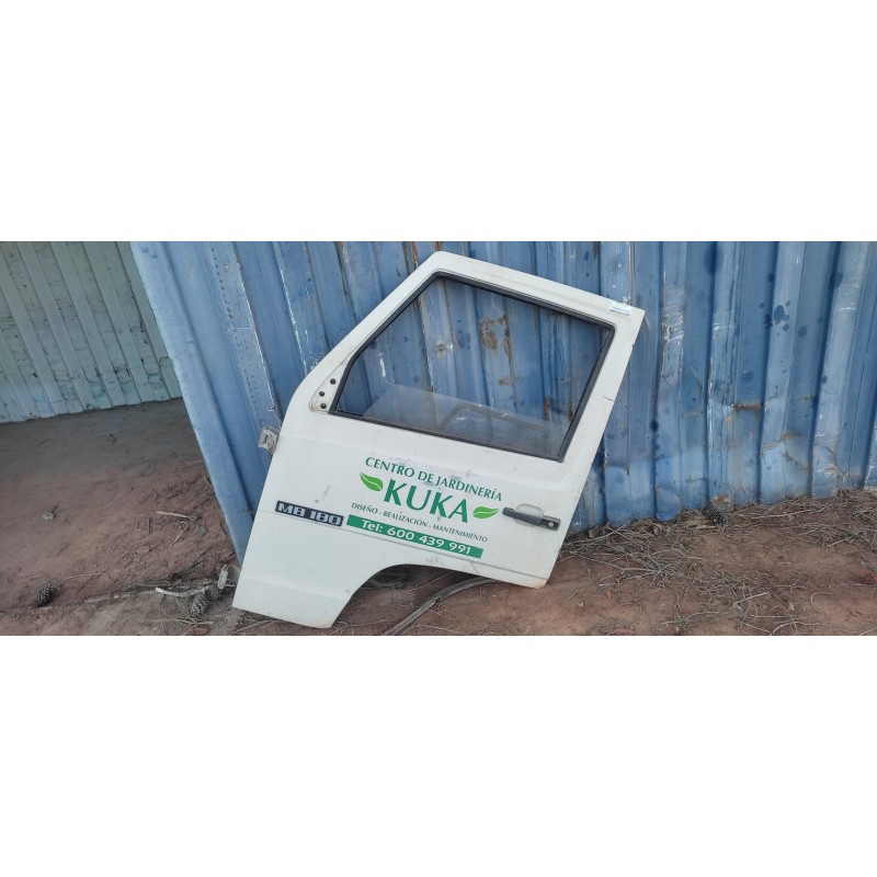 Recambio de puerta delantera izquierda para mercedes-benz mb 100 d caja cerrada / combi 2.4 diesel referencia OEM IAM   
