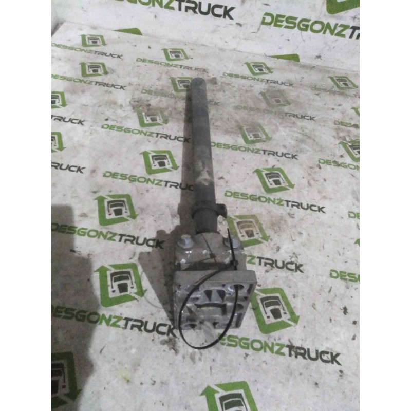 Recambio de soporte guardabarros trasero para renault serie t 12.8 diesel referencia OEM IAM IZQUIERDO DELANTERO 