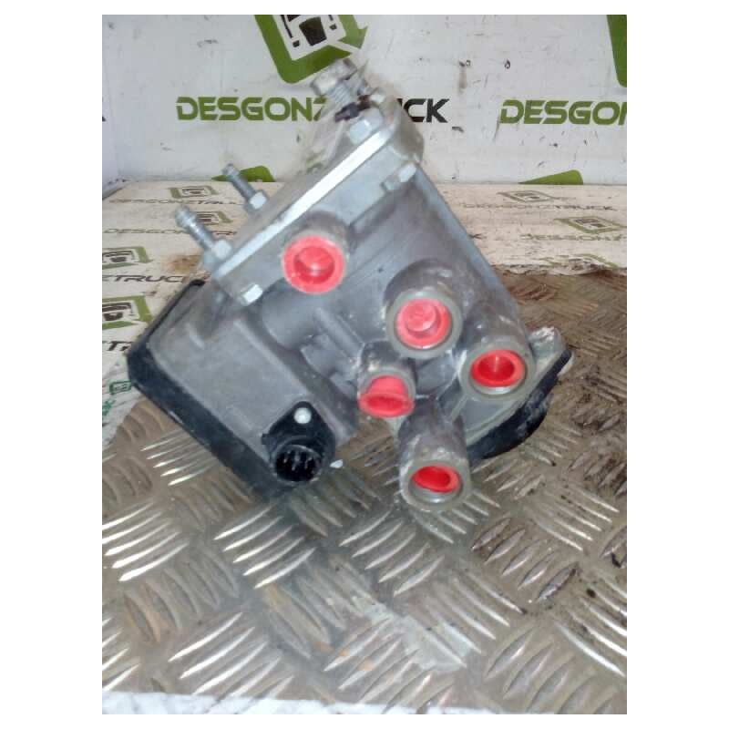 Recambio de valvula aire para scania serie p/g/r (l-clase) fsa g420 (4x2) corto cg 14 referencia OEM IAM 1790879 K000089 VALVULA - Blanco
