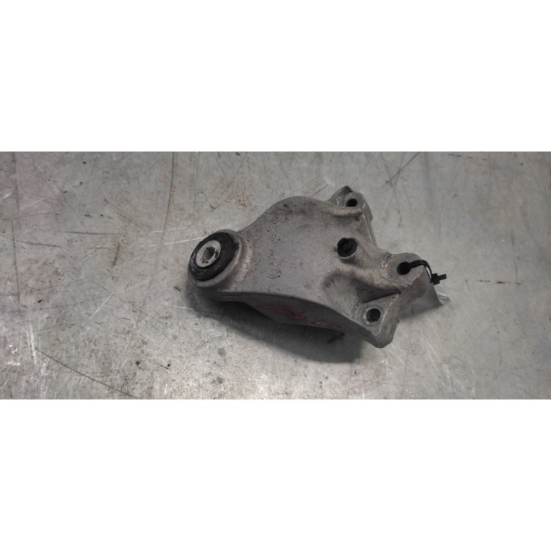 Recambio de soporte para mercedes-benz clase cla (w117) cla 200 cdi (117.308) referencia OEM IAM A2462401109  