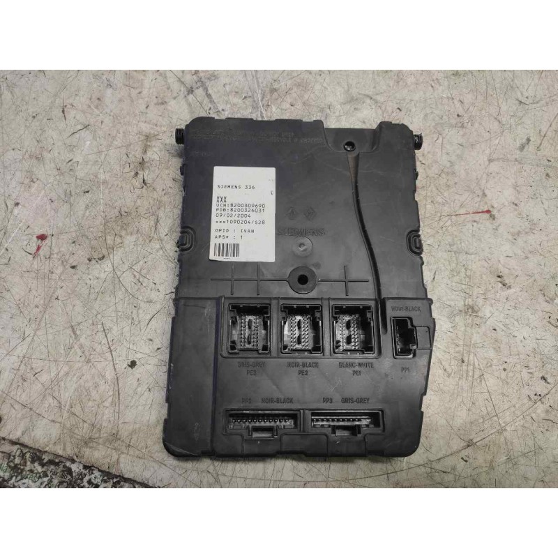 Recambio de caja reles / fusibles para renault megane ii berlina 5p authentique referencia OEM IAM 8200309690 S118400220D 