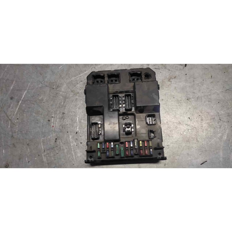 Recambio de caja reles / fusibles para peugeot 307 (s1) xs referencia OEM IAM 9651197580 9651196880 BSI