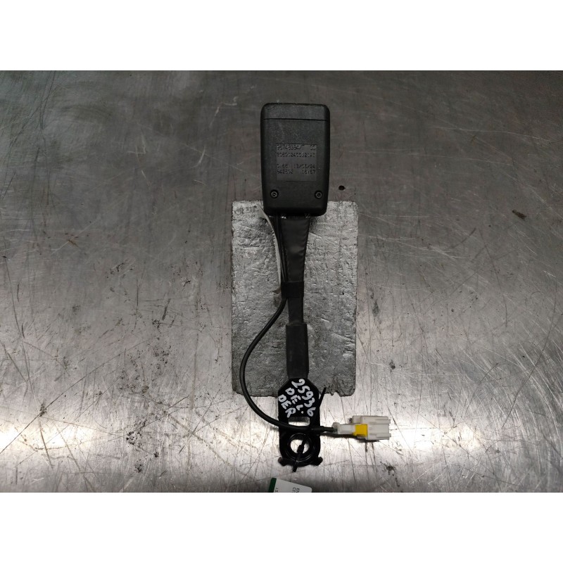 Recambio de enganche de cinturon delantero derecho para citroën c4 lim. business referencia OEM IAM 902510ab  