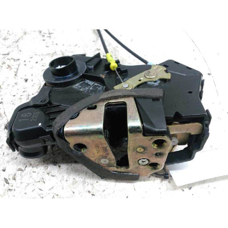 Recambio de cerradura puerta delantera izquierda para toyota corolla (e12) 2.0 d-4d linea terra berlina referencia OEM IAM - Rojo 2