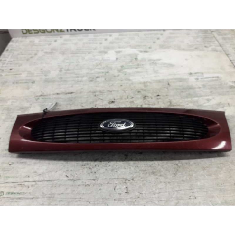 Recambio de rejilla delantera central para ford fiesta berlina básico referencia OEM IAM 98FB8200  