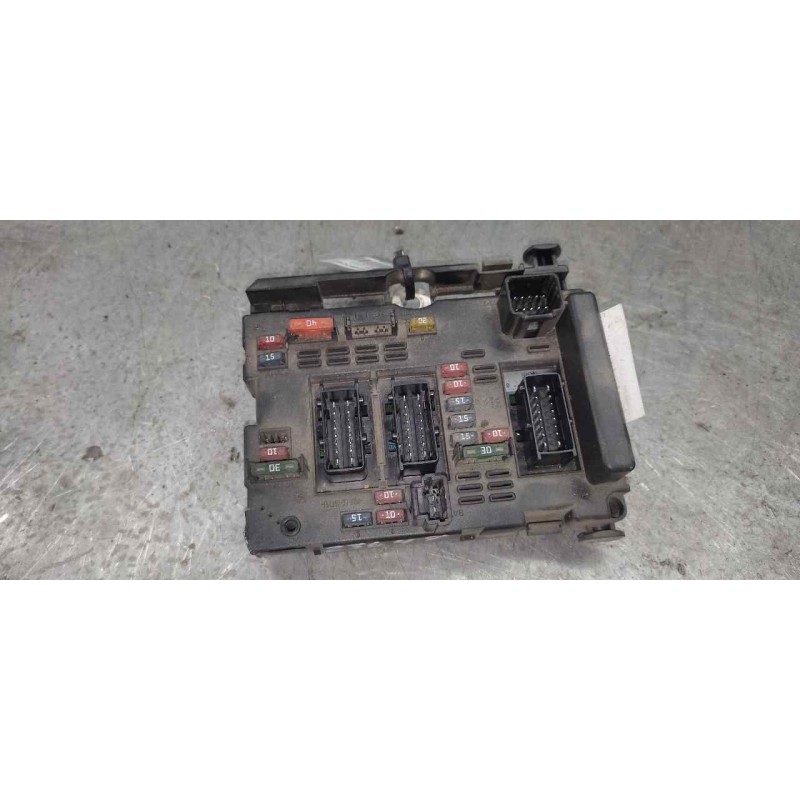 Recambio de caja reles / fusibles para peugeot 206 berlina gti referencia OEM IAM 9650664080  