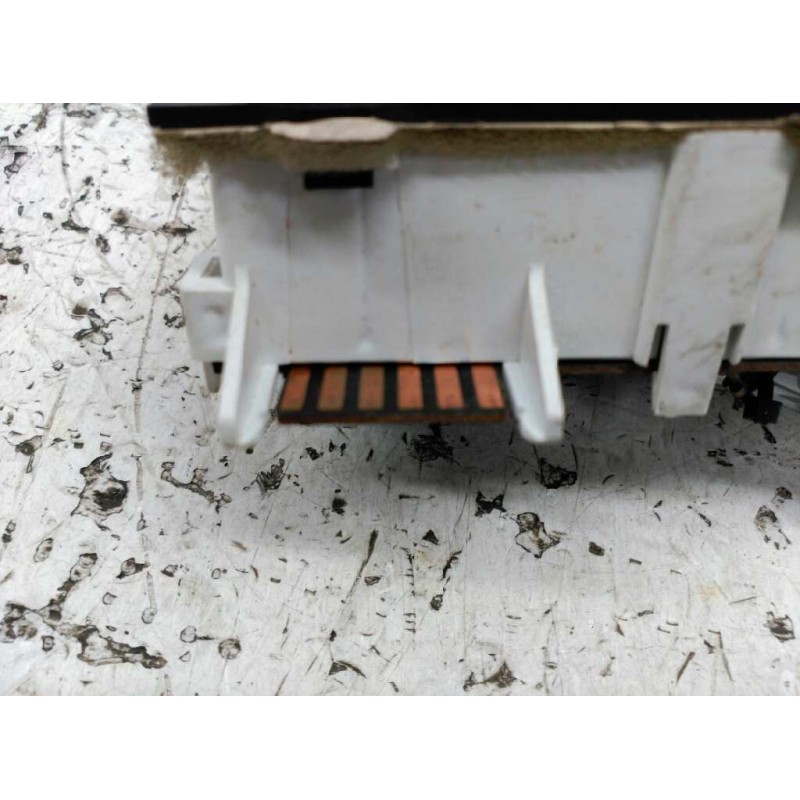 Recambio de cuadro instrumentos para renault 6 1.1 gtl referencia OEM IAM - Blanco 2