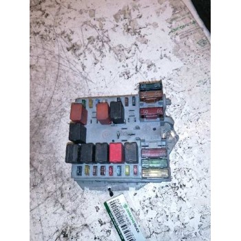 CAJA RELES / FUSIBLES 