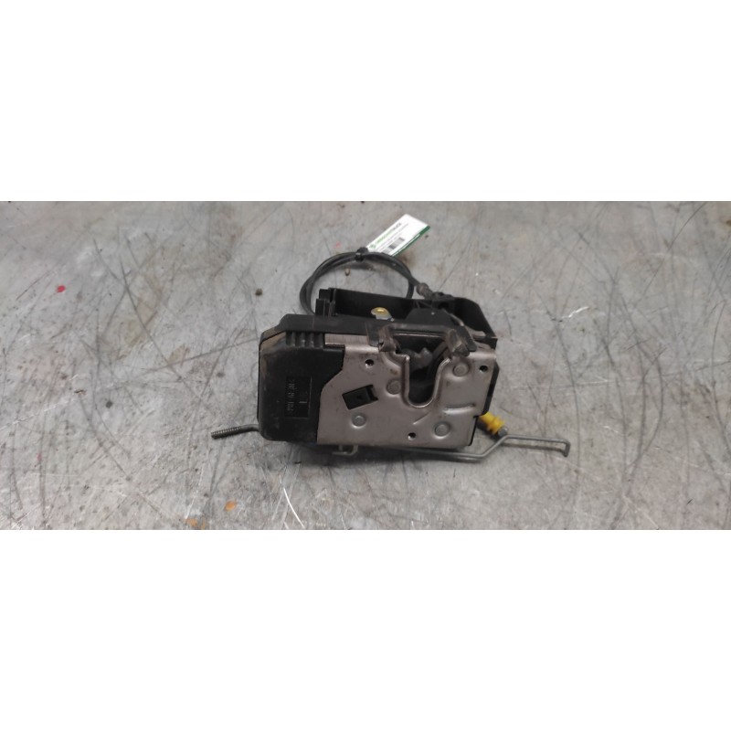 Recambio de cerradura puerta delantera izquierda para renault trafic combi (ab 4.01) 1.9 diesel referencia OEM IAM 8200008246  8