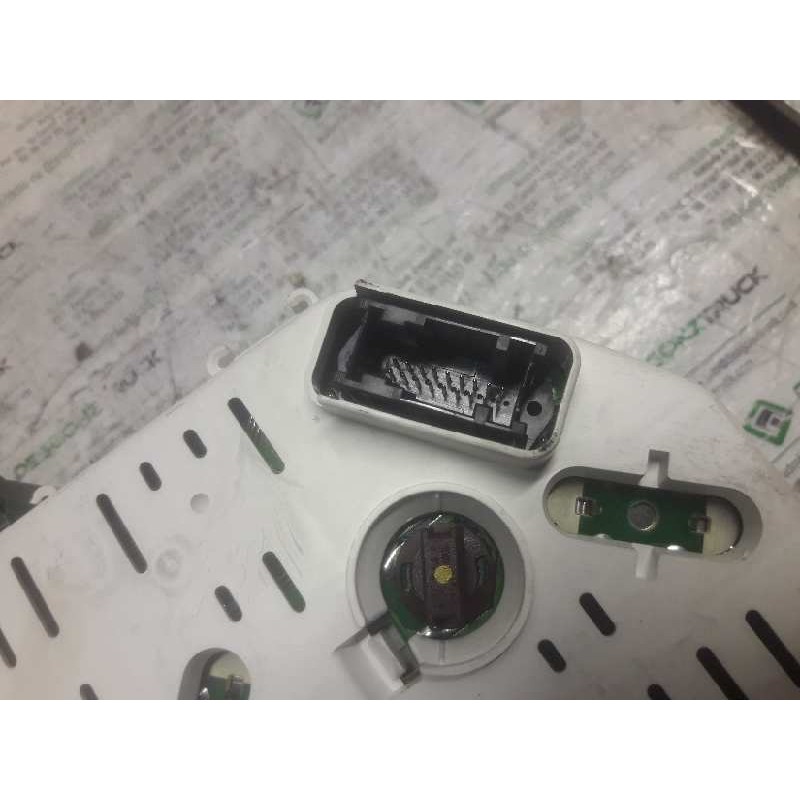 Recambio de cuadro instrumentos para land rover freelander baikal familiar referencia OEM IAM LR0016003 YAC500160 8RCV3433MHZ - Azul 5