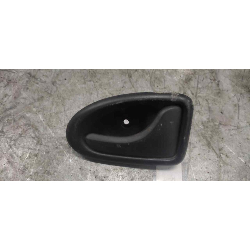 Recambio de maneta interior delantera derecha para dacia logan laureate referencia OEM IAM 7700830079  