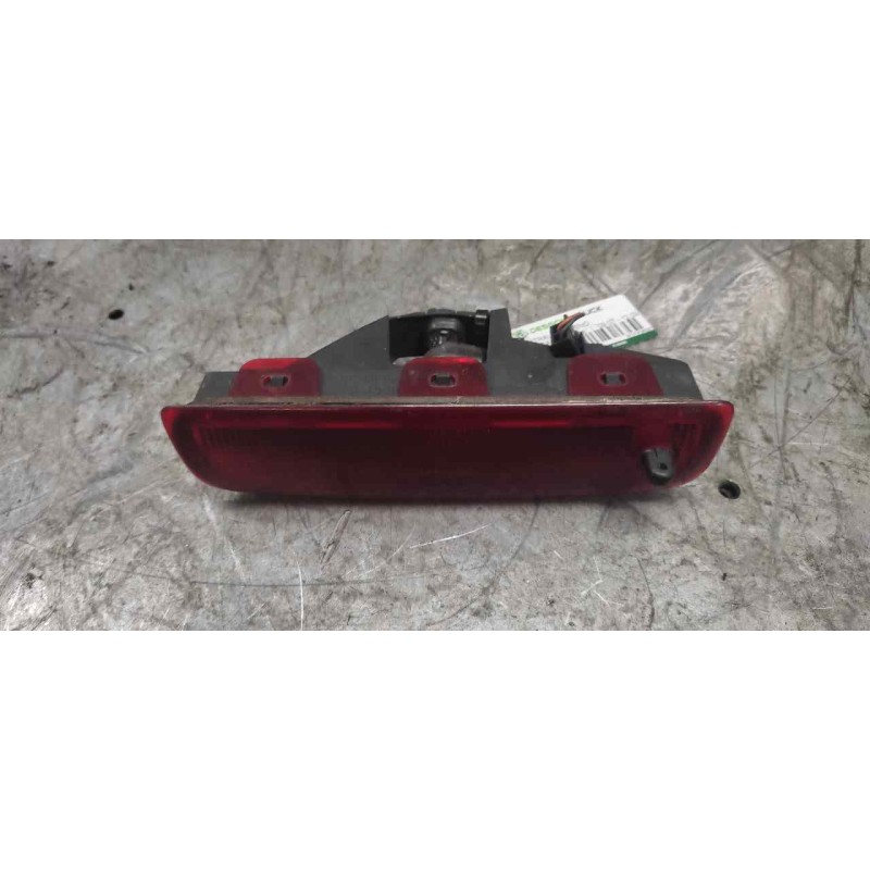 Recambio de luz central de freno para dacia logan laureate referencia OEM IAM 8200690118  