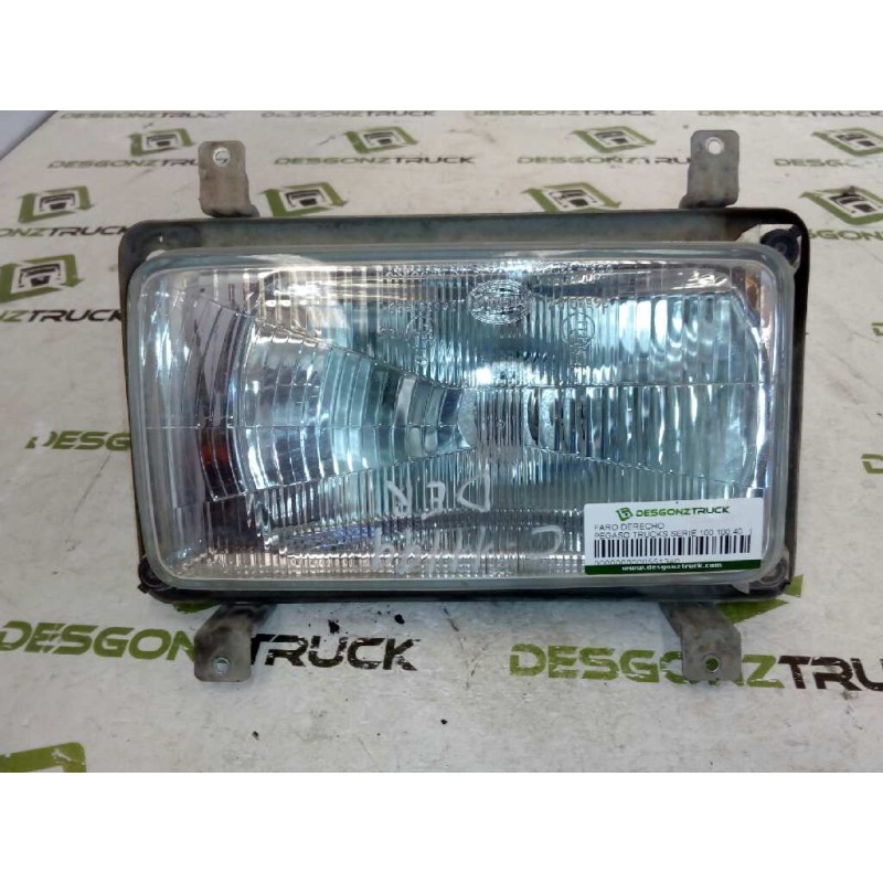 Recambio de faro derecho para pegaso trucks serie 100 100.40 referencia OEM IAM   