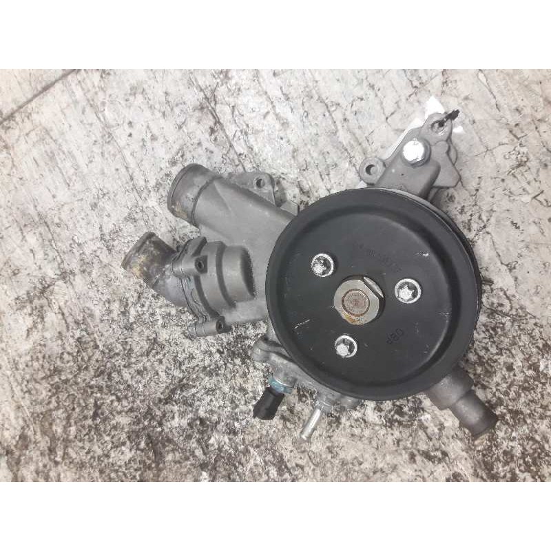 Recambio de bomba agua para opel corsa c club referencia OEM IAM 90531737 2500056 