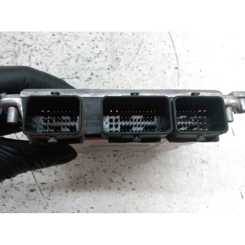Recambio de centralita motor uce para peugeot 206 berlina play station 2 referencia OEM IAM 0281011188 9648588880 3