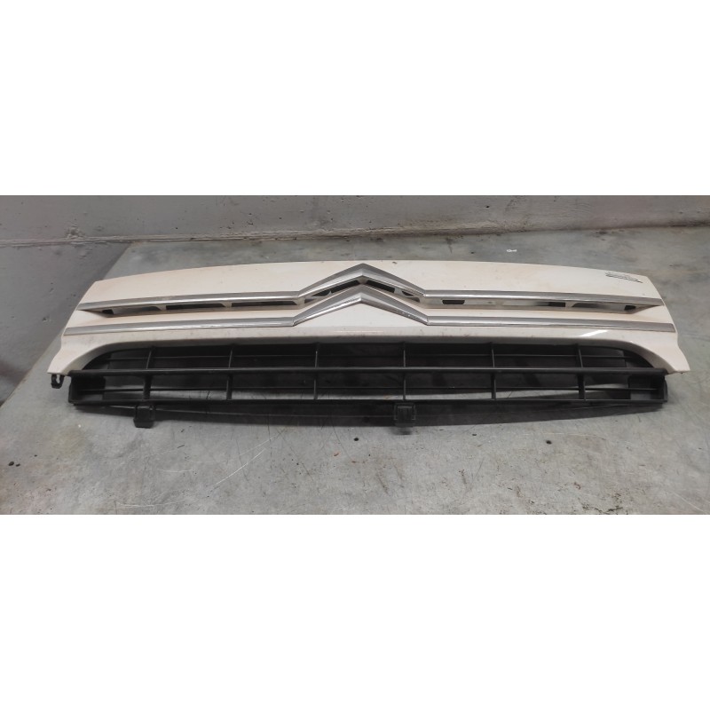 Recambio de rejilla delantera central para citroën jumpy hdi 120 27 l1h1 furg. referencia OEM IAM - Blanco 2