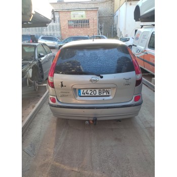 nissan almera tino (v10m) del año 2001