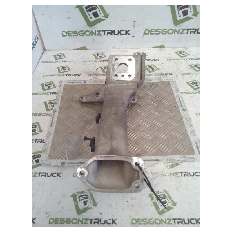 Recambio de soporte para renault premium route 2006 fas 4x2 larga distancia referencia OEM IAM 82317468 SOPORTE PELDAÑO IZQUIERD