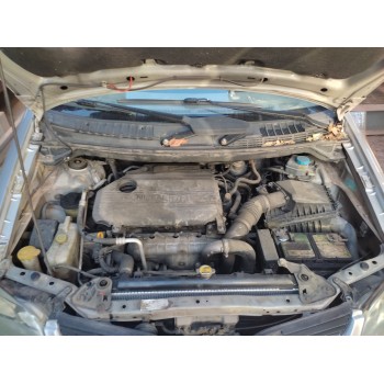 nissan almera tino (v10m) del año 2001