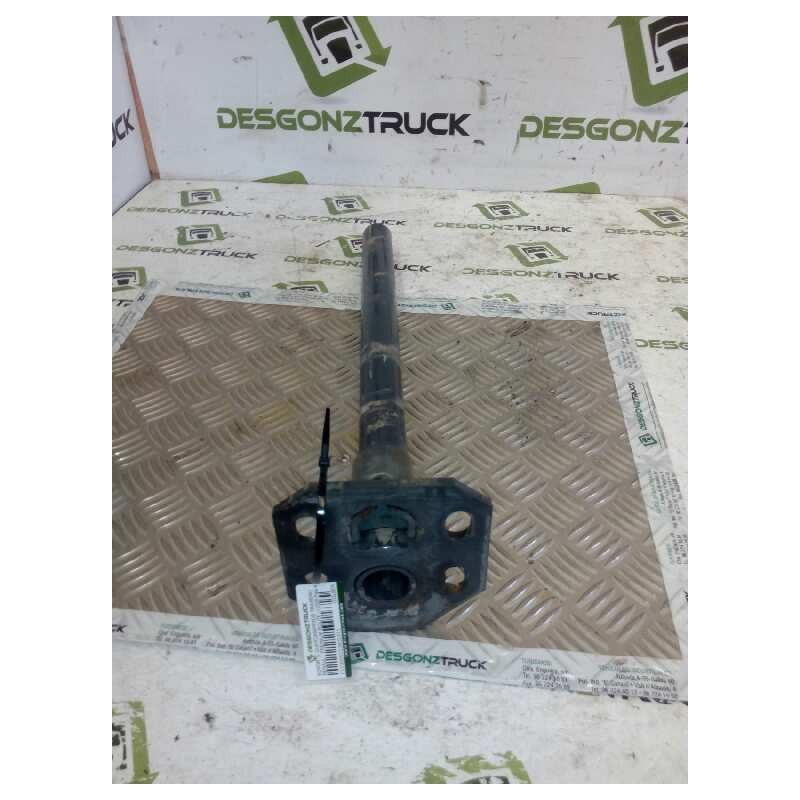 Recambio de soporte guardabarros trasero para renault premium route 2006 fas 4x2 larga distancia referencia OEM IAM IZQUIERDO  