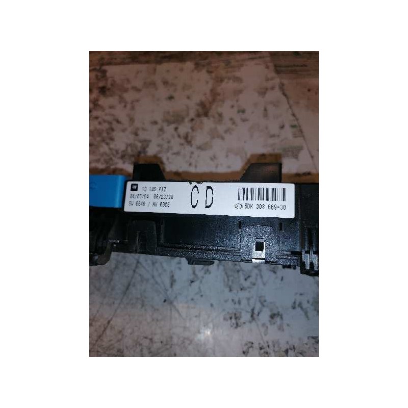 Recambio de caja reles / fusibles para opel astra h berlina elegance referencia OEM IAM 13145017 5DK00866930 - Blanco 2
