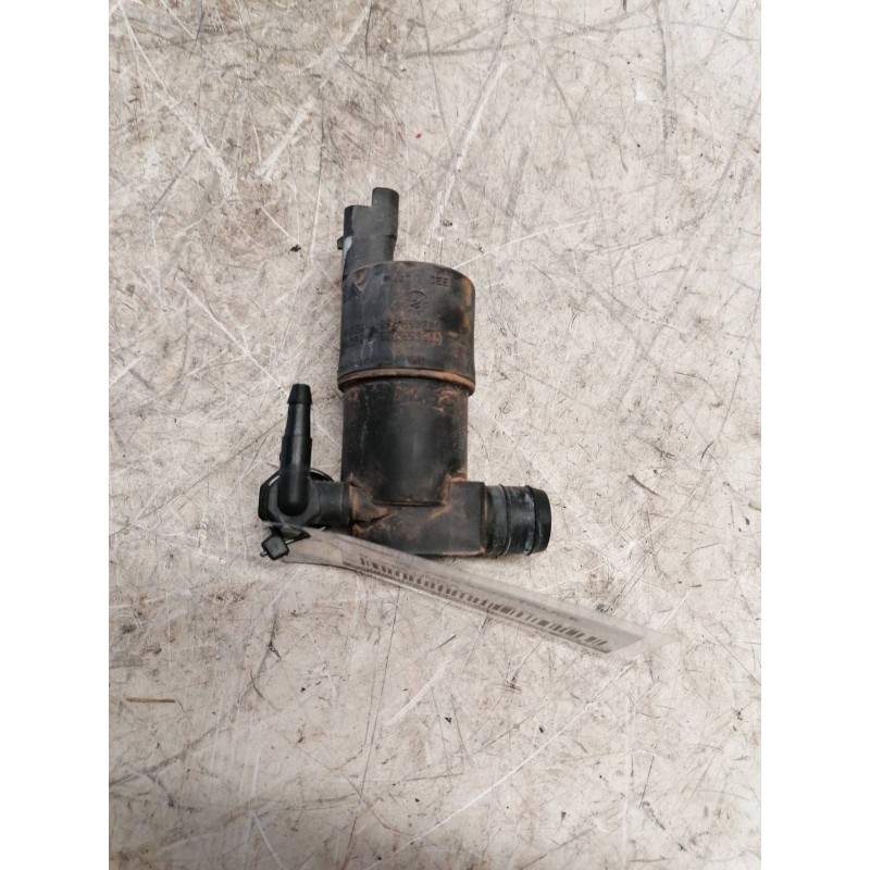 Recambio de bomba limpia para peugeot 207 xs referencia OEM IAM 9641553880 2 PINS 