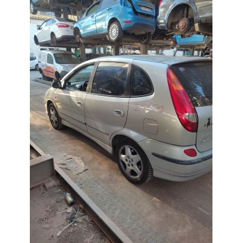 nissan almera tino (v10m) del año 2001