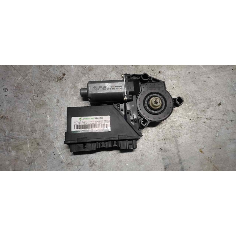 Recambio de motor elevalunas trasero derecho para volkswagen touareg (7l6) tdi v10 referencia OEM IAM 7L0959704B 3D0959794C 