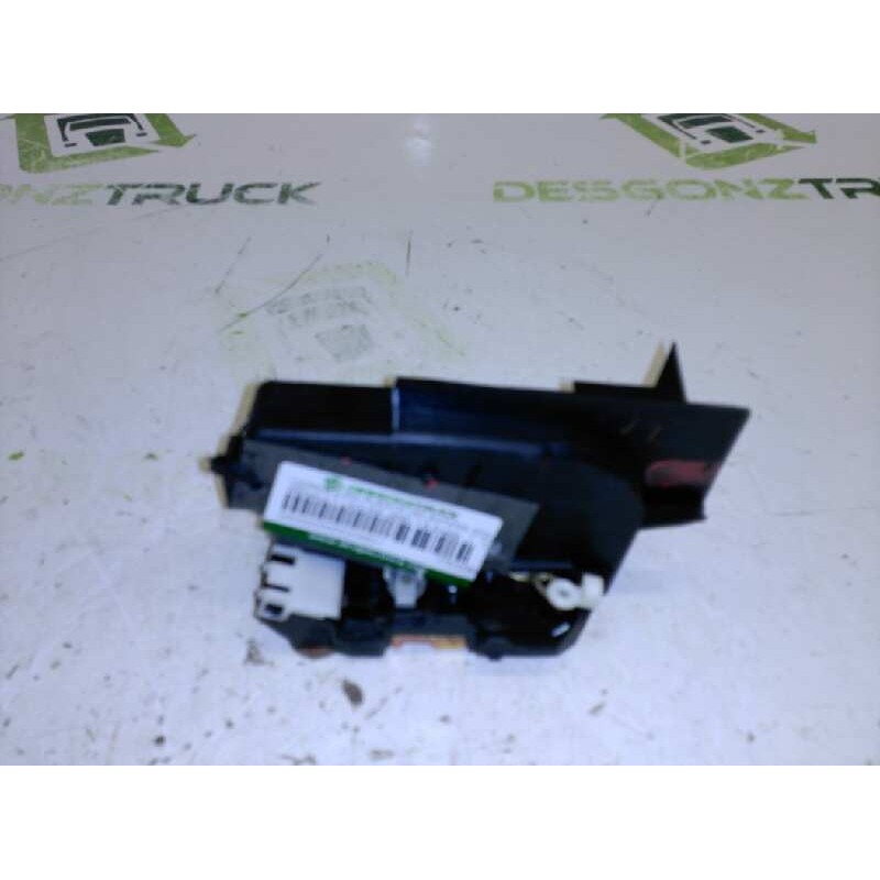 Recambio de cerradura puerta delantera izquierda para renault laguna (b56) 1.8 anade referencia OEM IAM 7701038407  