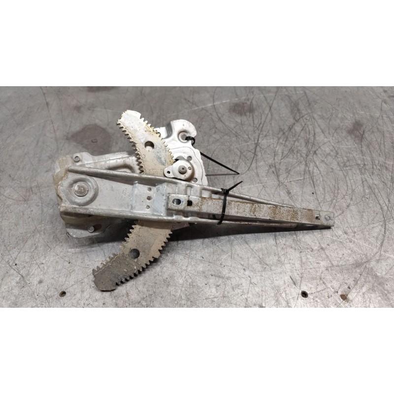 Recambio de elevalunas trasero derecho para nissan micra (k12e) acenta referencia OEM IAM - Rojo 2