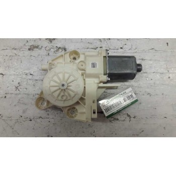 MOTOR ELEVALUNAS DELANTERO DERECHO 0130822216 