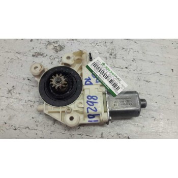 Recambio de motor elevalunas delantero derecho para ford focus lim. (cb4) titanium referencia OEM IAM 0130822216  