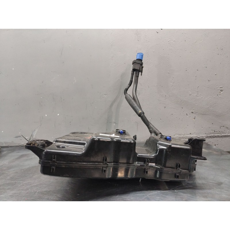 Recambio de deposito adblue para audi q3 (f3b) 35 tdi quattro referencia OEM IAM 5QF131877N  