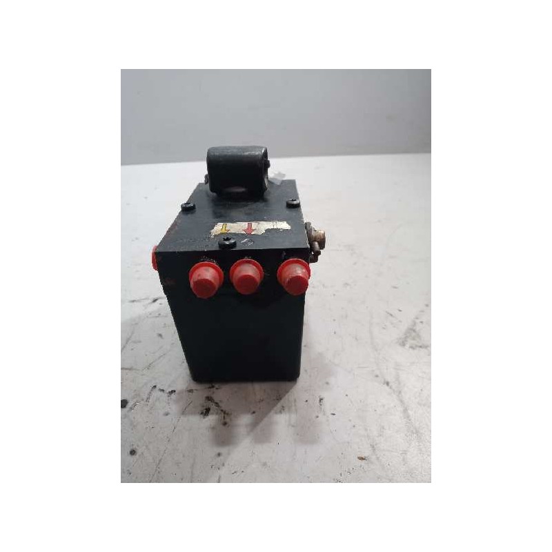 Recambio de bomba elevacion cabina para renault magnum ab 2005 12.8 diesel referencia OEM IAM 5010615920  