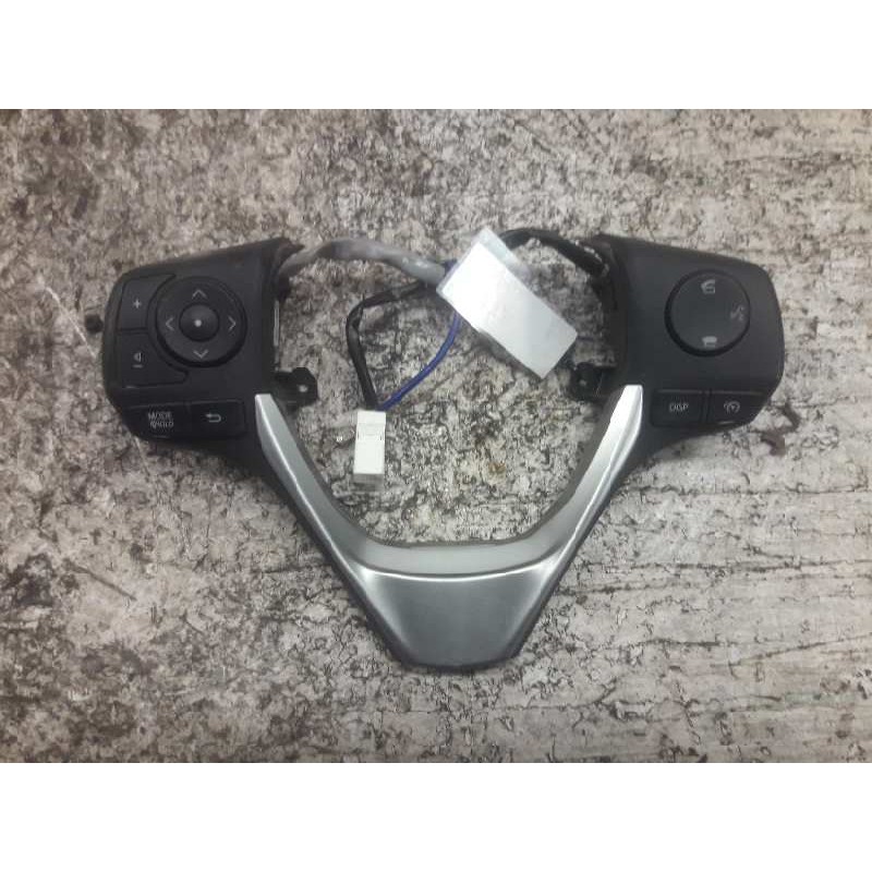 Recambio de mando volante para toyota auris live referencia OEM IAM F70CS1322 F70CS1302 3 PINS