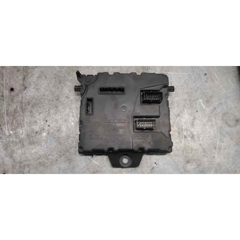 Recambio de caja reles / fusibles para renault kangoo profesional referencia OEM IAM 8201077405B 0020252101 