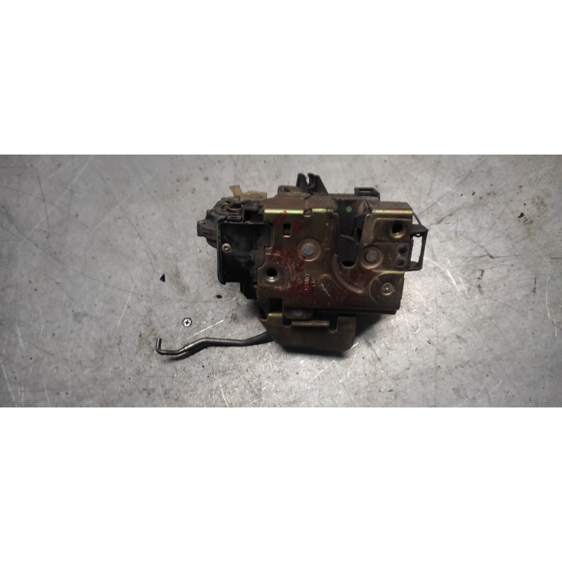 Recambio de cerradura puerta delantera izquierda para audi a6 avant (4b5) 1.9 tdi referencia OEM IAM 4B1837015B  