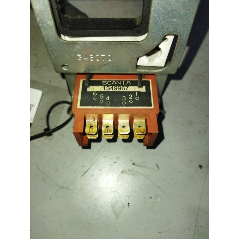 Recambio de interruptor para scania serie 4 (p/r 164 l) 15.6 diesel referencia OEM IAM 1349967  MANDO RETARDER - Blanco 3