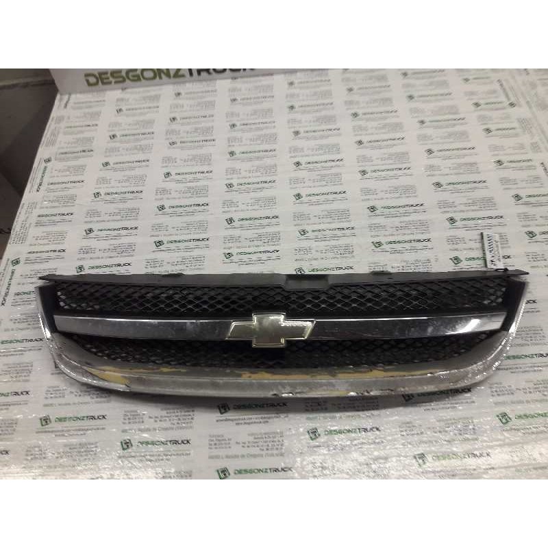 Recambio de rejilla delantera central para chevrolet nubira wagon referencia OEM IAM 96547250  