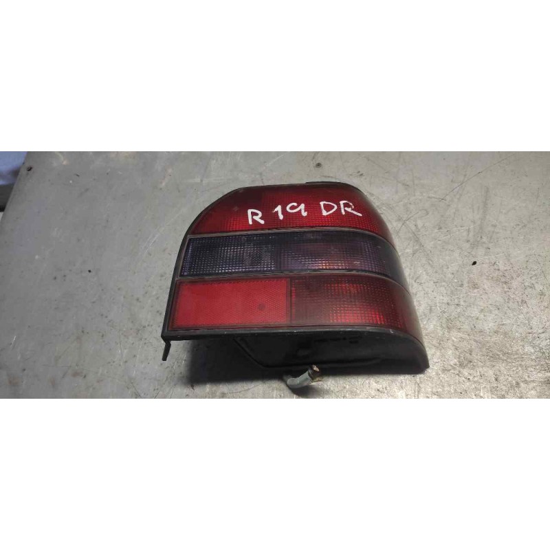 Recambio de piloto trasero derecho para renault 19 hatchback (b/c53) gtd referencia OEM IAM   