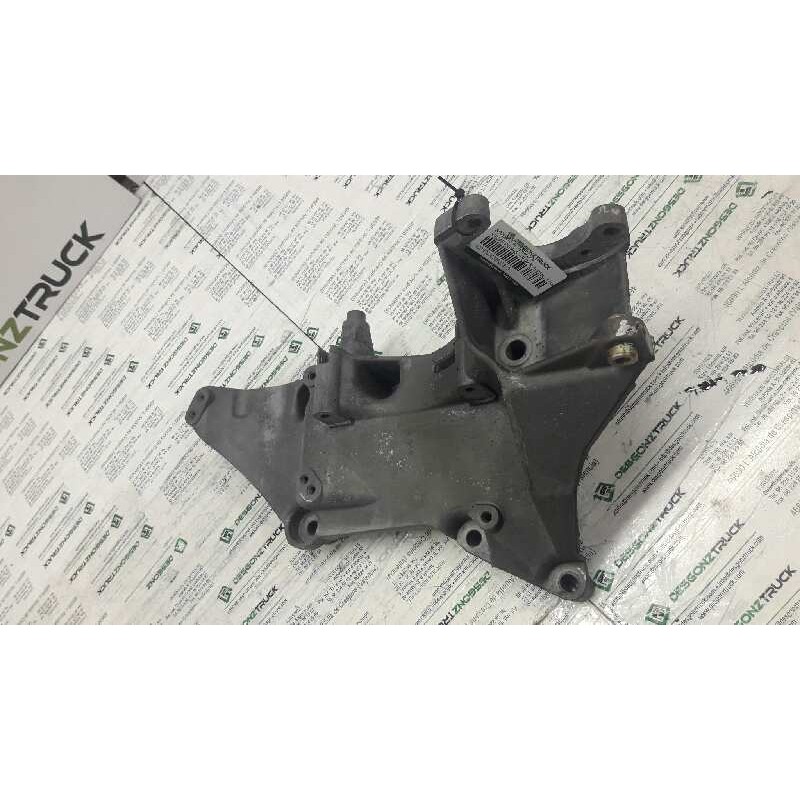 Recambio de soporte alternador para nissan primastar (x83) avantour 7 asientos, batalla corta 2,76t referencia OEM IAM   