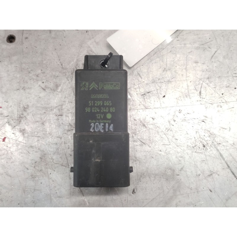Recambio de rele para peugeot 3008 i monospace (0u_) 1.6 hdi referencia OEM IAM 9802424080  