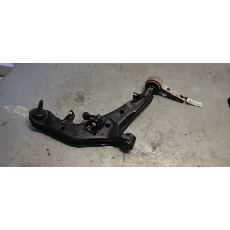 Recambio de brazo suspension inferior delantero derecho para nissan primera berlina (p12) acenta referencia OEM IAM   