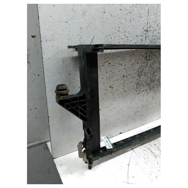 Recambio de envolvente radiador para volvo c30 2.0 kinetic referencia OEM IAM 4N518A419AE 2
