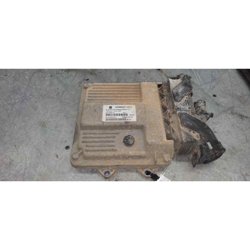 Recambio de centralita motor uce para opel meriva cosmo referencia OEM IAM 55566400  